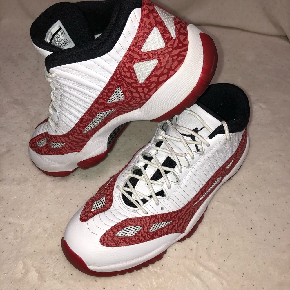 MENS NIKE AIR JORDAN 11 RETRO LOW IE GYM RED/WHITE 919712-101 MENS SIZE 10.5